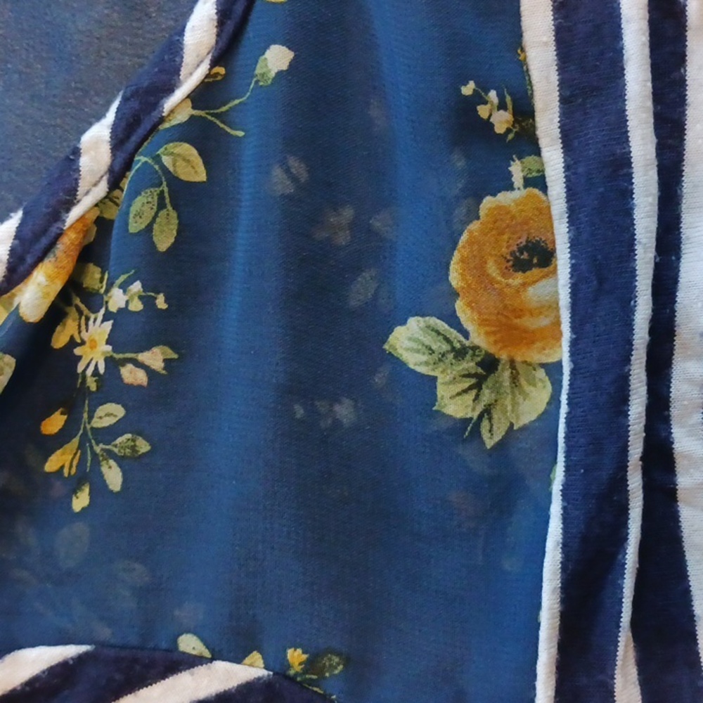 Shirt - Picture 3 of 4